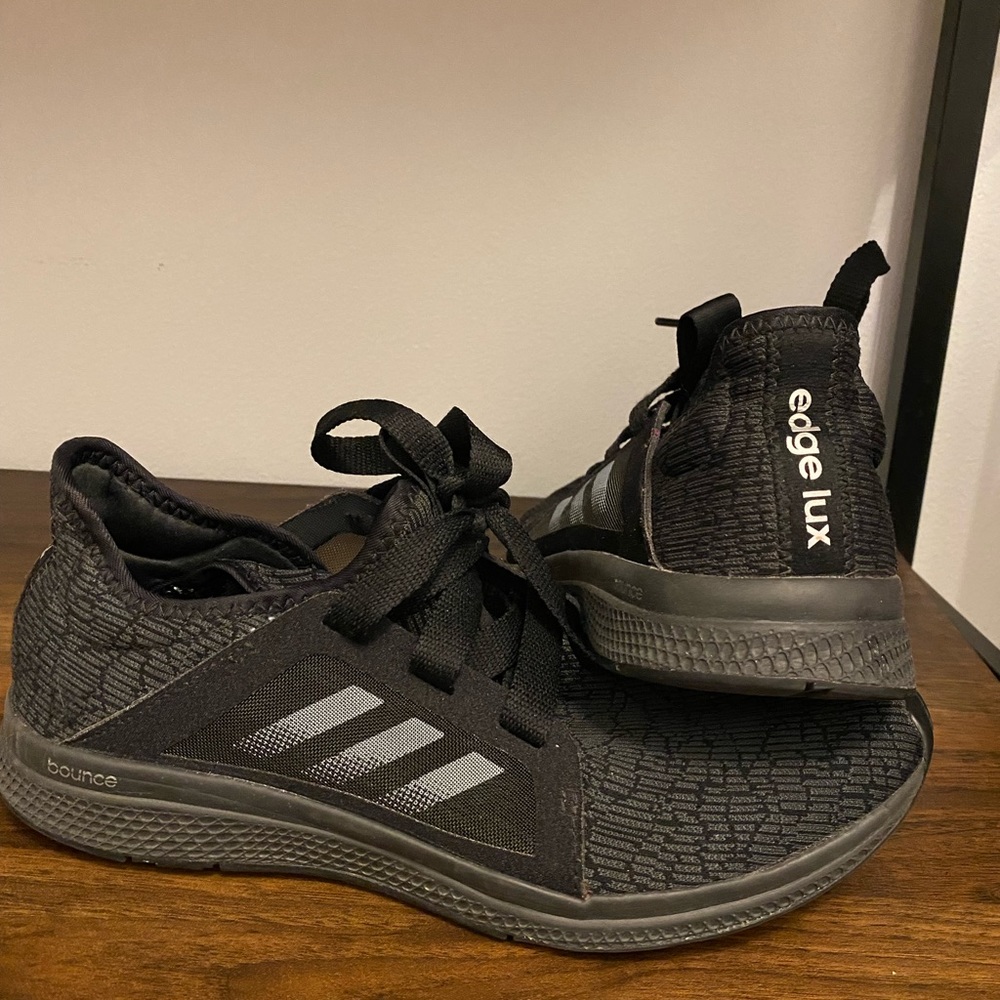 8.5 adidas edge lux